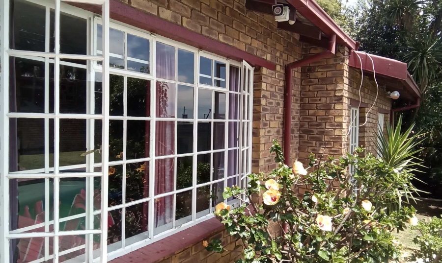 4 Bedroom Property for Sale in Radiokop Gauteng