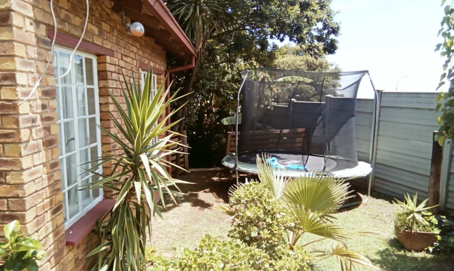 4 Bedroom Property for Sale in Radiokop Gauteng