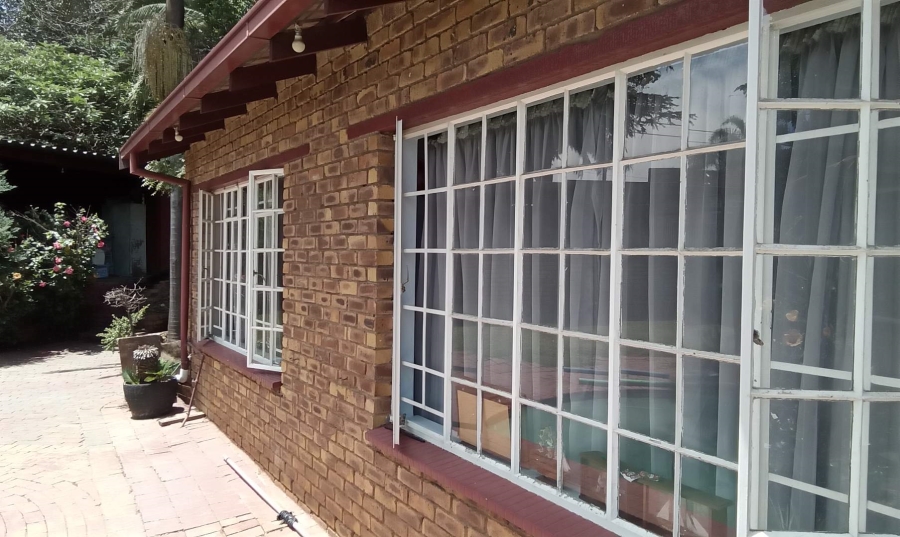 4 Bedroom Property for Sale in Radiokop Gauteng