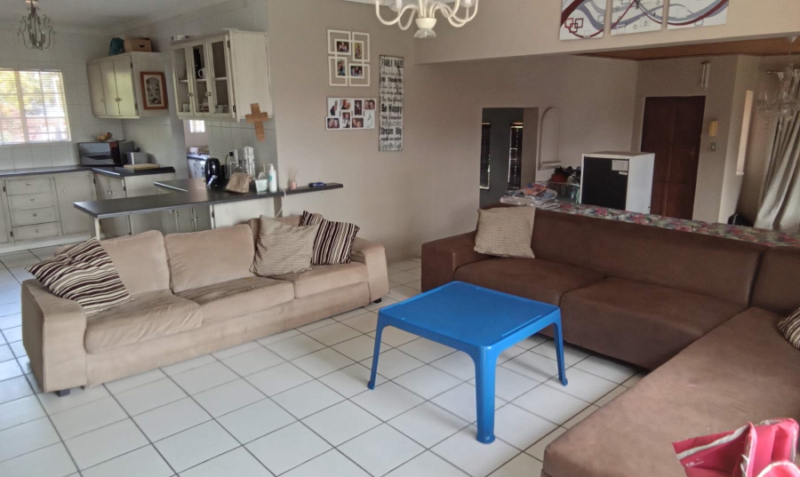 4 Bedroom Property for Sale in Radiokop Gauteng