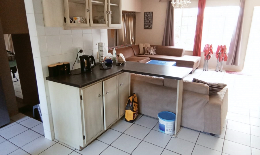 4 Bedroom Property for Sale in Radiokop Gauteng