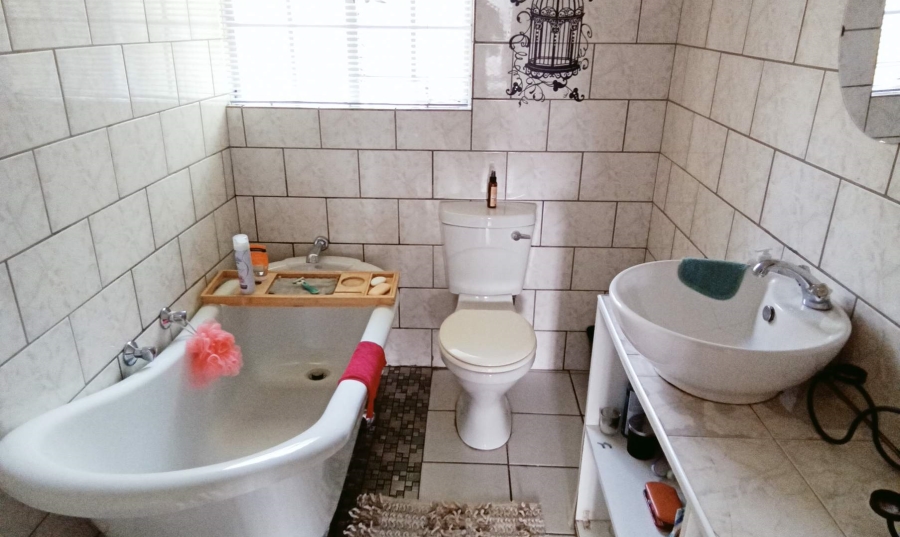 4 Bedroom Property for Sale in Radiokop Gauteng