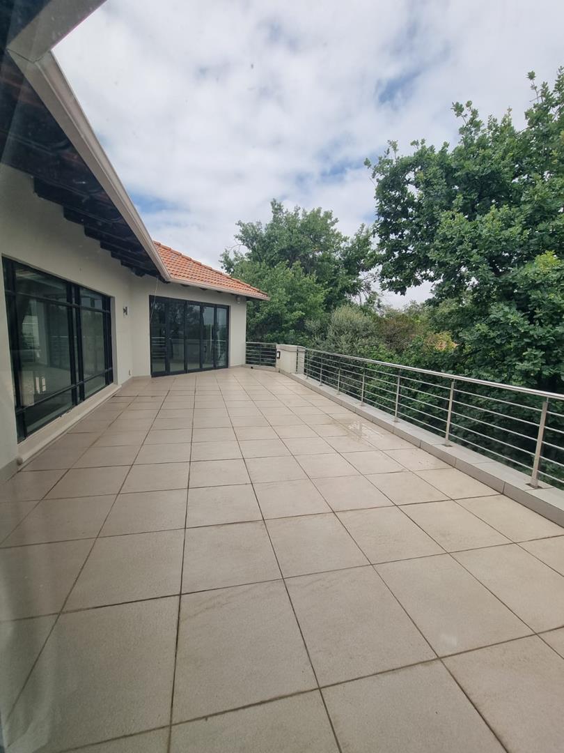 5 Bedroom Property for Sale in Hurlingham Gauteng