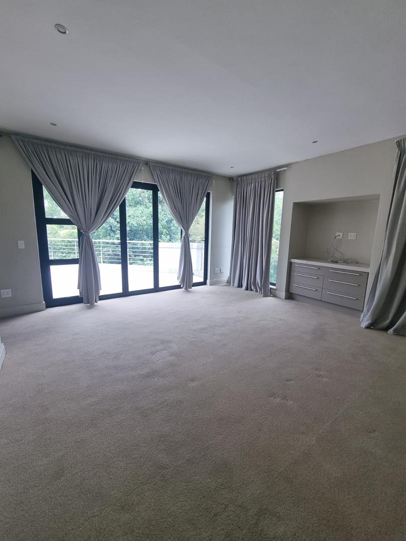 5 Bedroom Property for Sale in Hurlingham Gauteng