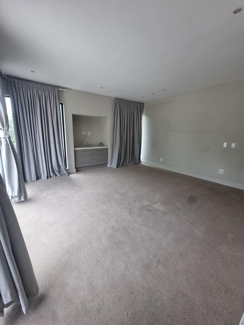 5 Bedroom Property for Sale in Hurlingham Gauteng