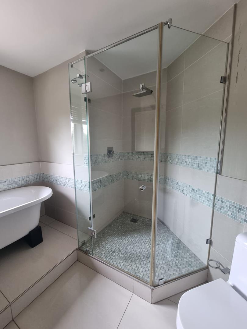 5 Bedroom Property for Sale in Hurlingham Gauteng