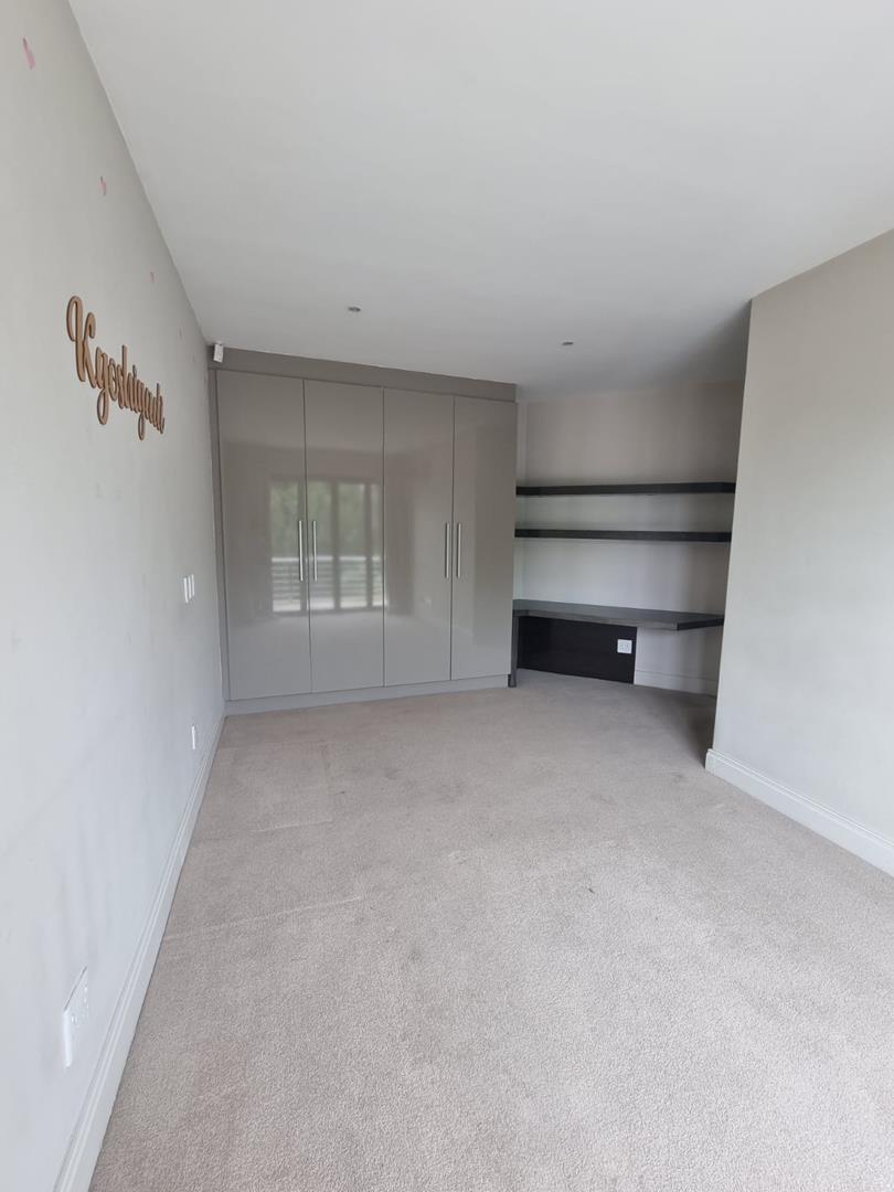 5 Bedroom Property for Sale in Hurlingham Gauteng