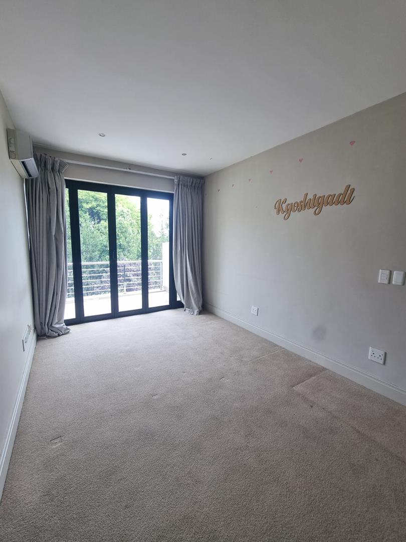 5 Bedroom Property for Sale in Hurlingham Gauteng