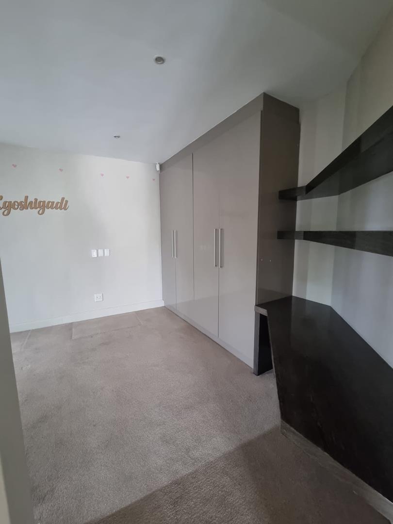 5 Bedroom Property for Sale in Hurlingham Gauteng