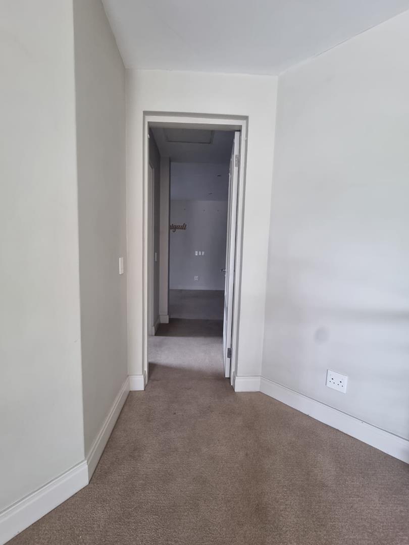 5 Bedroom Property for Sale in Hurlingham Gauteng