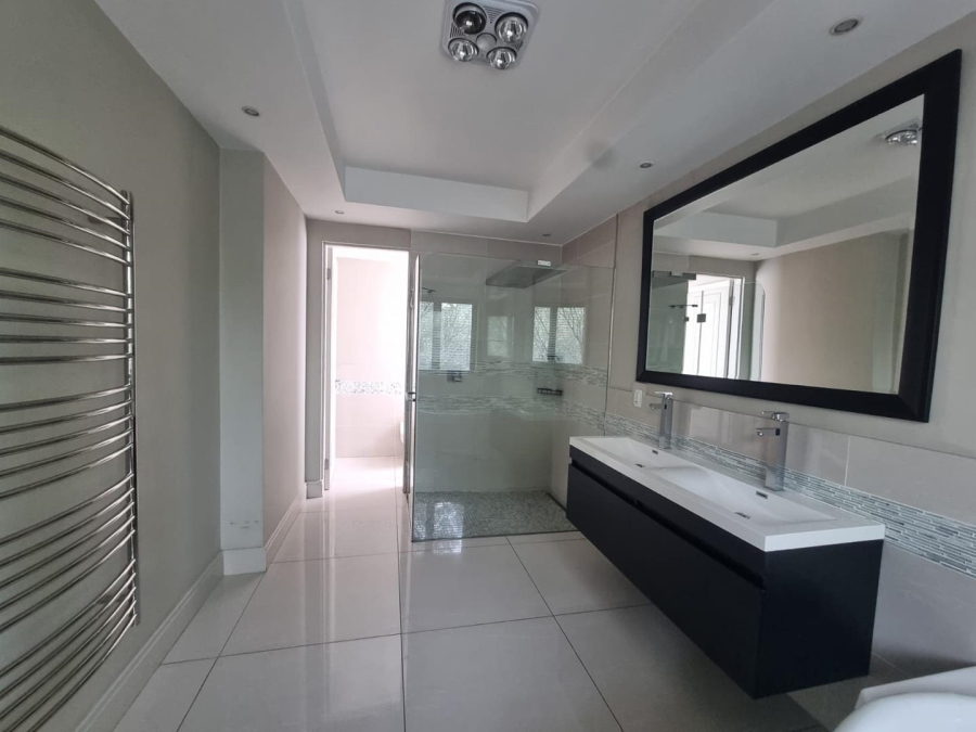 5 Bedroom Property for Sale in Hurlingham Gauteng