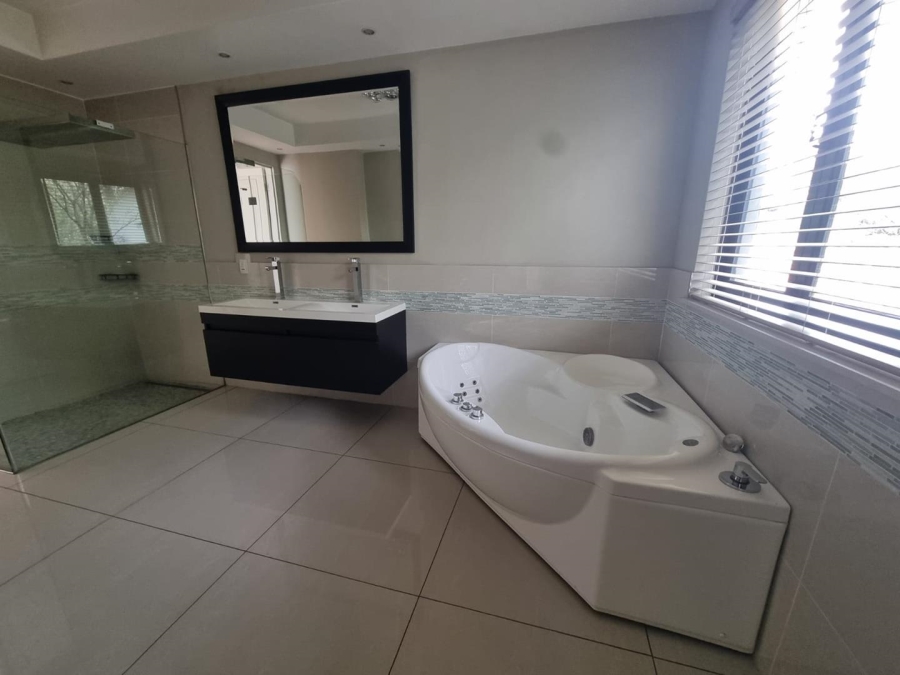 5 Bedroom Property for Sale in Hurlingham Gauteng