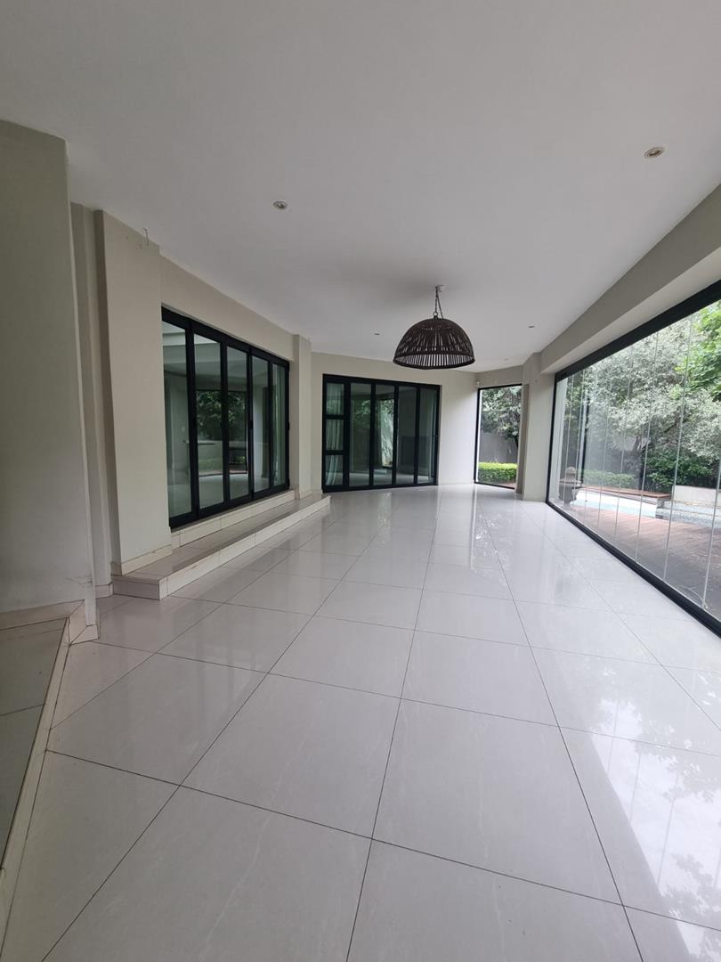 5 Bedroom Property for Sale in Hurlingham Gauteng
