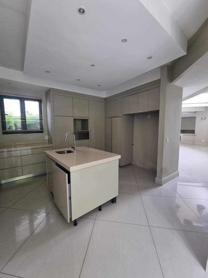 5 Bedroom Property for Sale in Hurlingham Gauteng