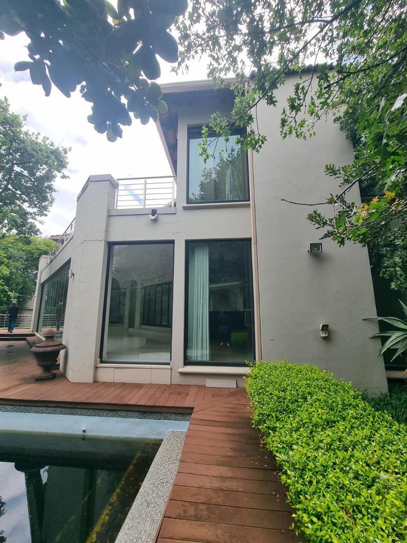 5 Bedroom Property for Sale in Hurlingham Gauteng