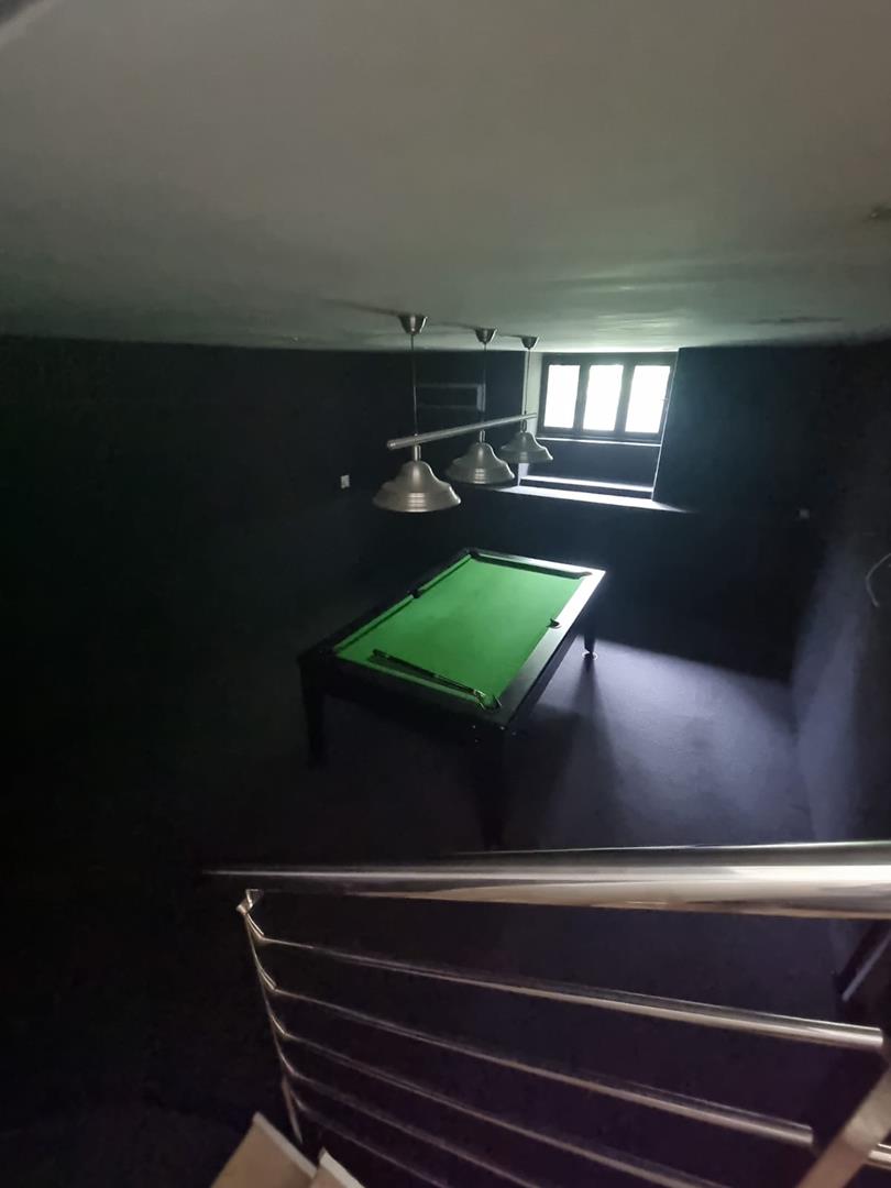 5 Bedroom Property for Sale in Hurlingham Gauteng