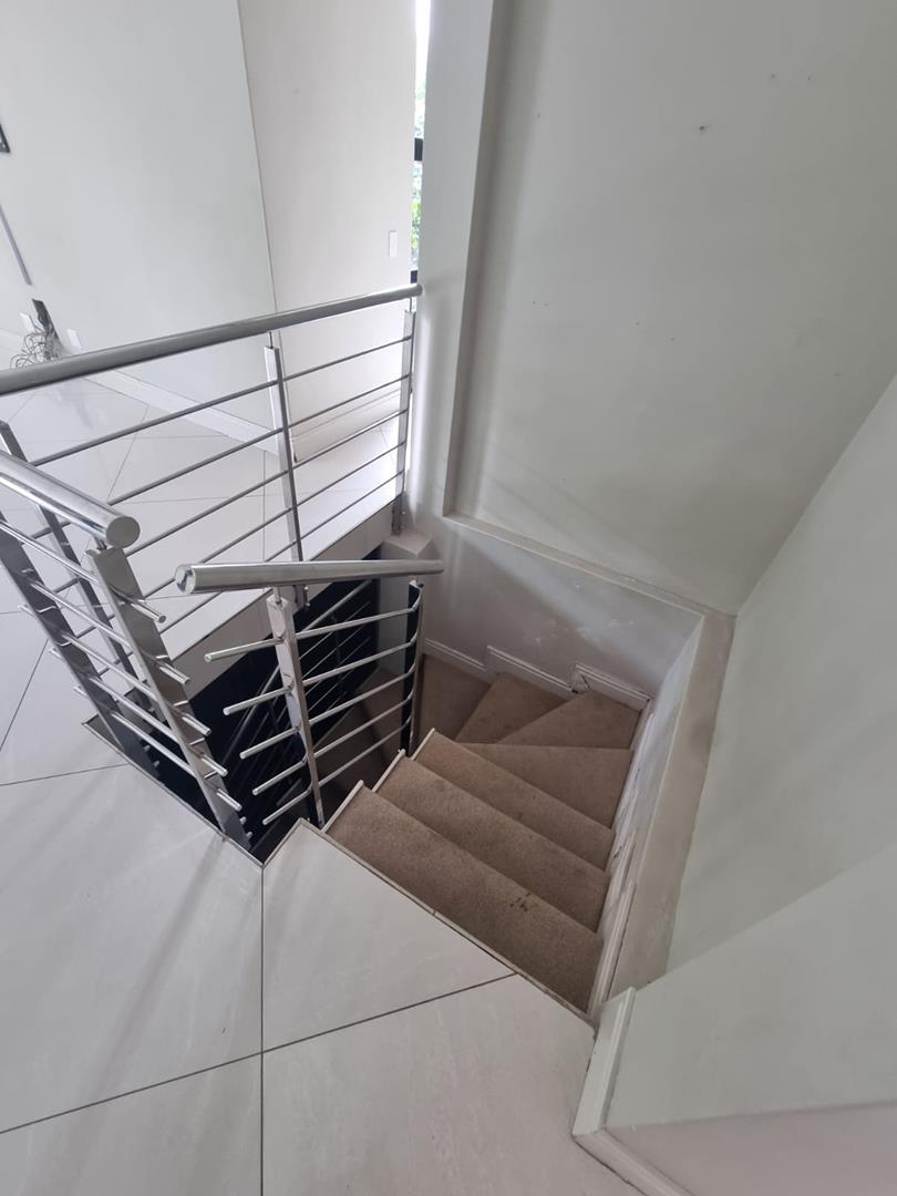 5 Bedroom Property for Sale in Hurlingham Gauteng