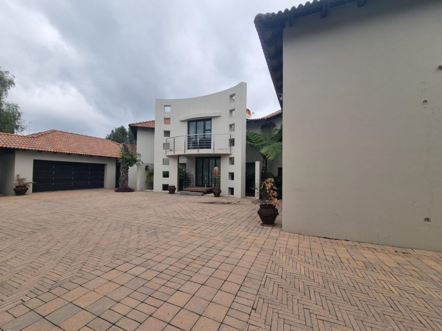 5 Bedroom Property for Sale in Hurlingham Gauteng