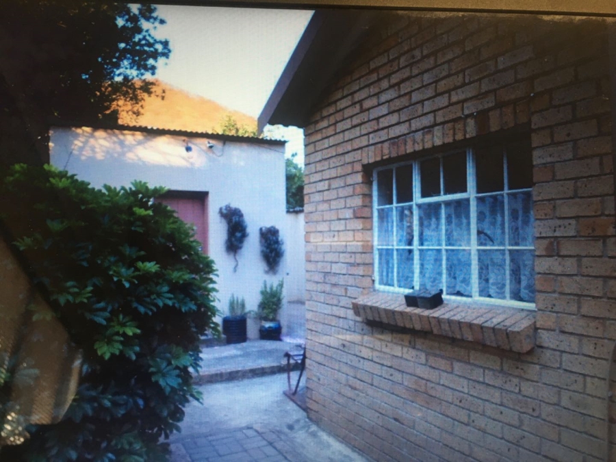 6 Bedroom Property for Sale in Valhalla Gauteng