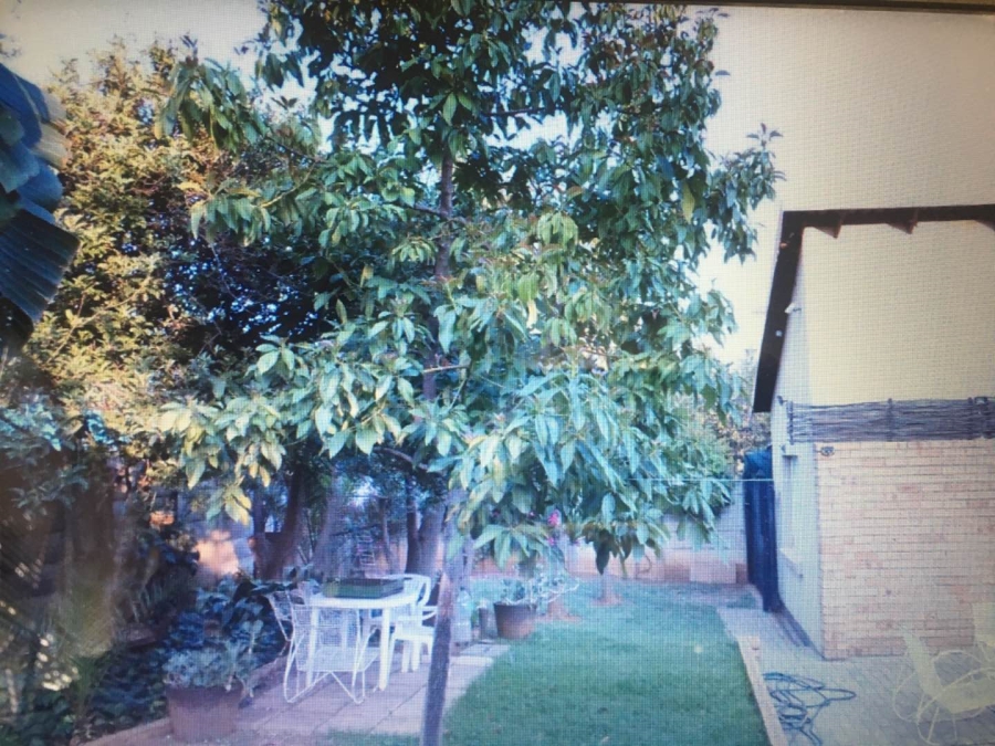 6 Bedroom Property for Sale in Valhalla Gauteng