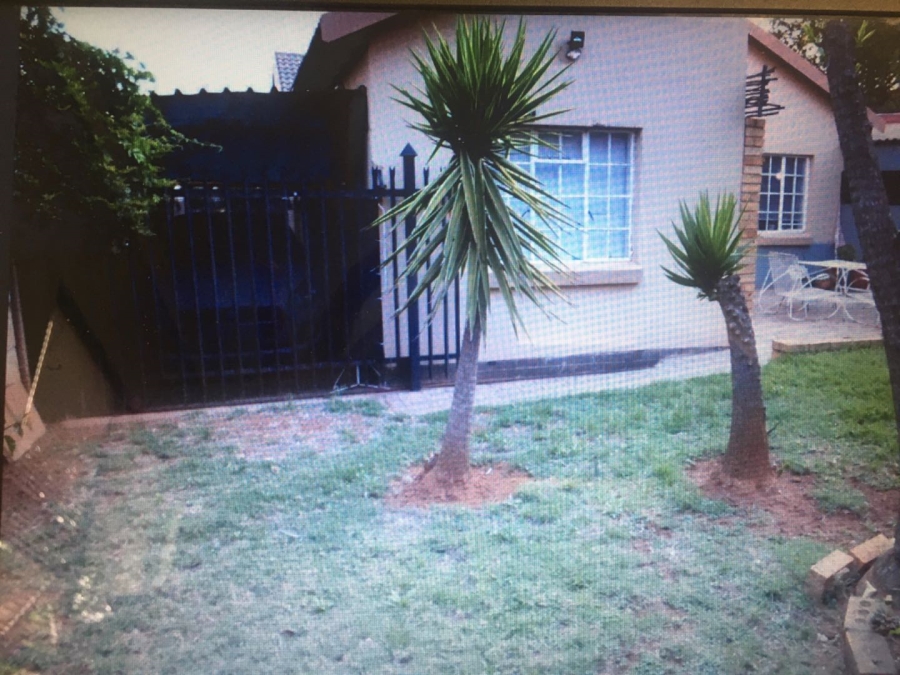 6 Bedroom Property for Sale in Valhalla Gauteng