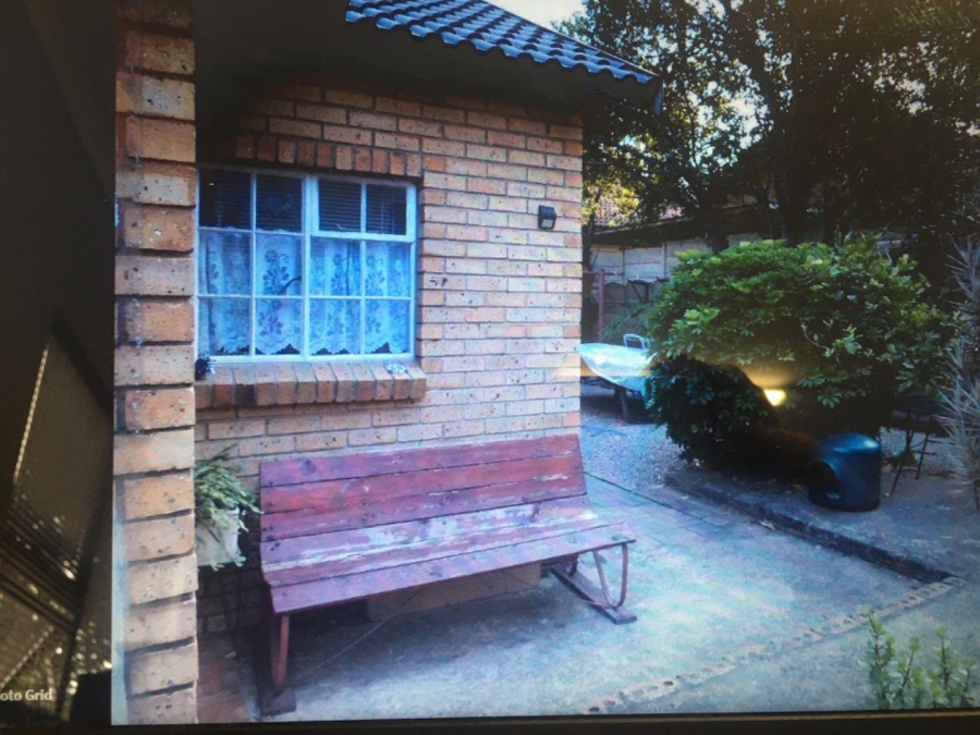 6 Bedroom Property for Sale in Valhalla Gauteng