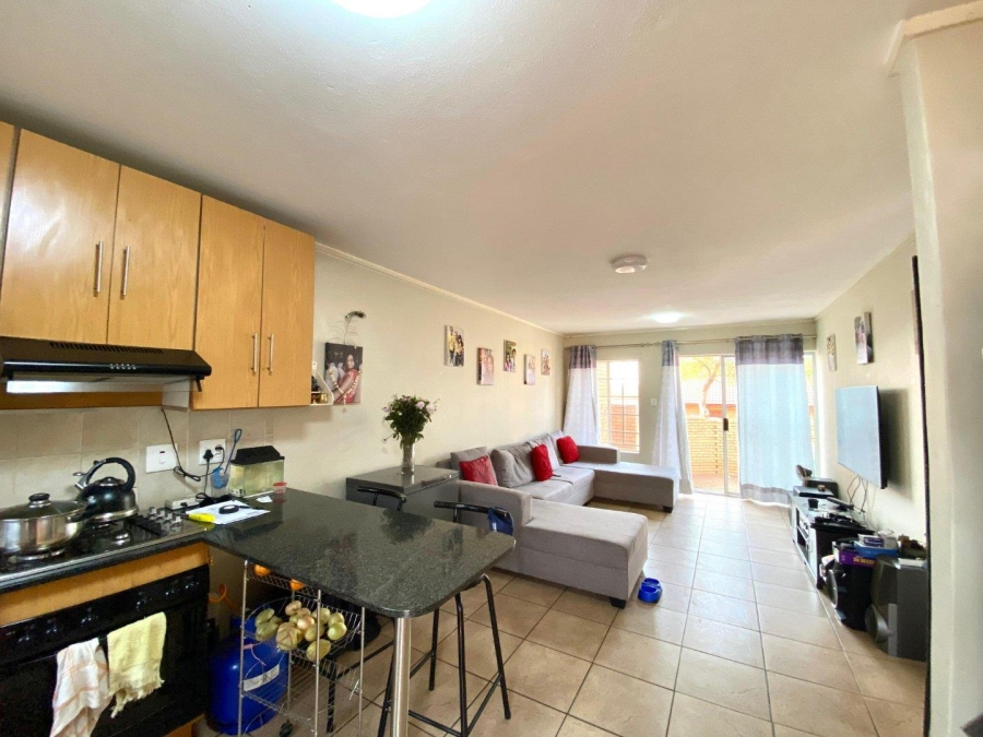 2 Bedroom Property for Sale in The Reeds Gauteng