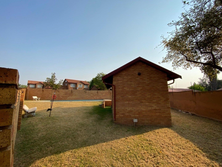 2 Bedroom Property for Sale in The Reeds Gauteng
