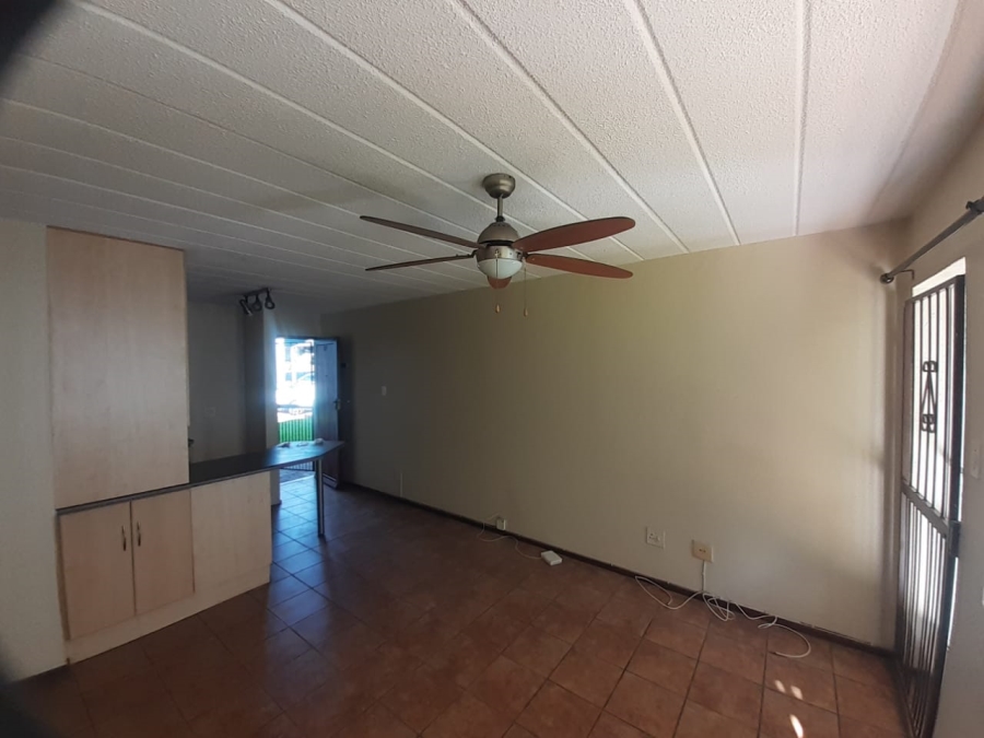 To Let 2 Bedroom Property for Rent in Groenkloof Gauteng