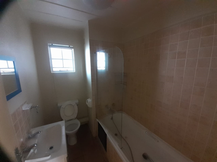 To Let 2 Bedroom Property for Rent in Groenkloof Gauteng