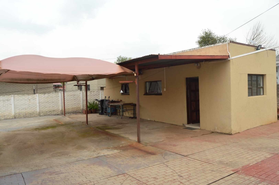 4 Bedroom Property for Sale in New Redruth Gauteng