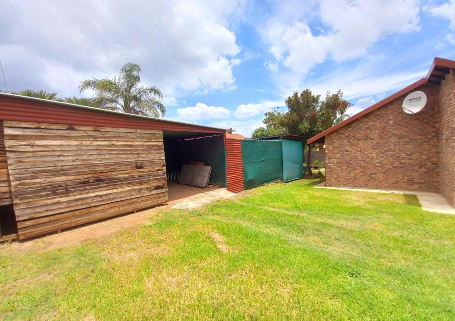 4 Bedroom Property for Sale in Suiderberg Gauteng