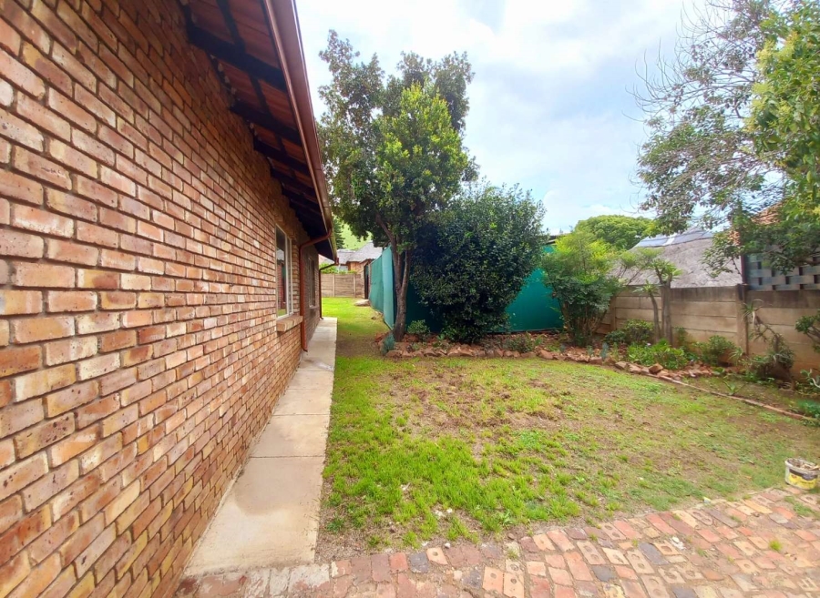 4 Bedroom Property for Sale in Suiderberg Gauteng