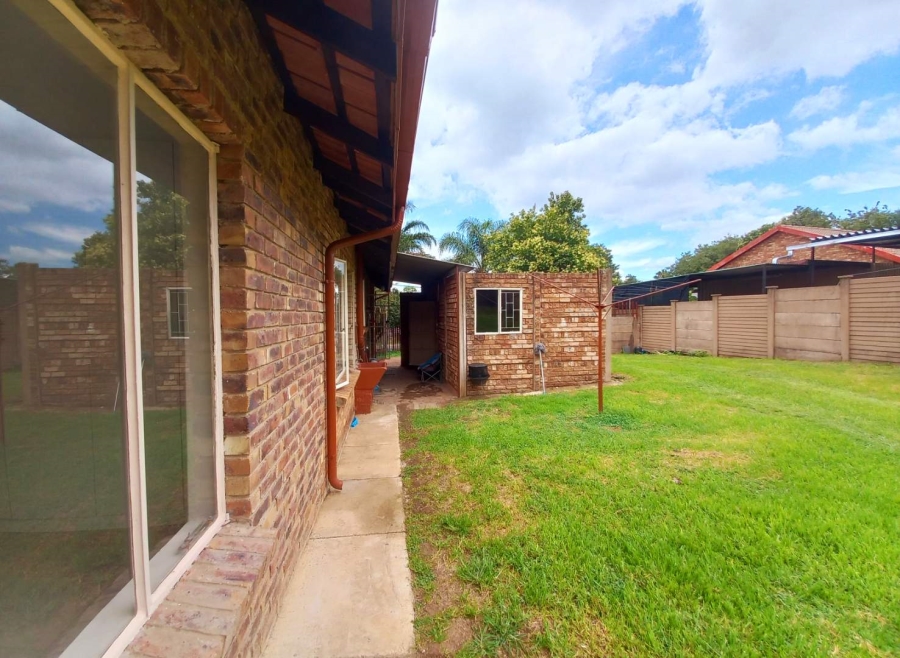 4 Bedroom Property for Sale in Suiderberg Gauteng