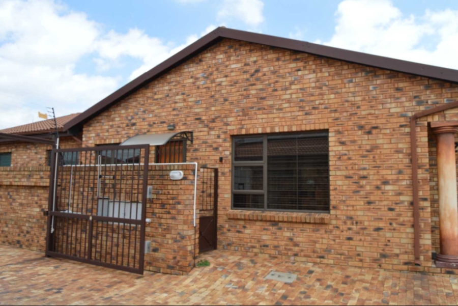 3 Bedroom Property for Sale in New Redruth Gauteng