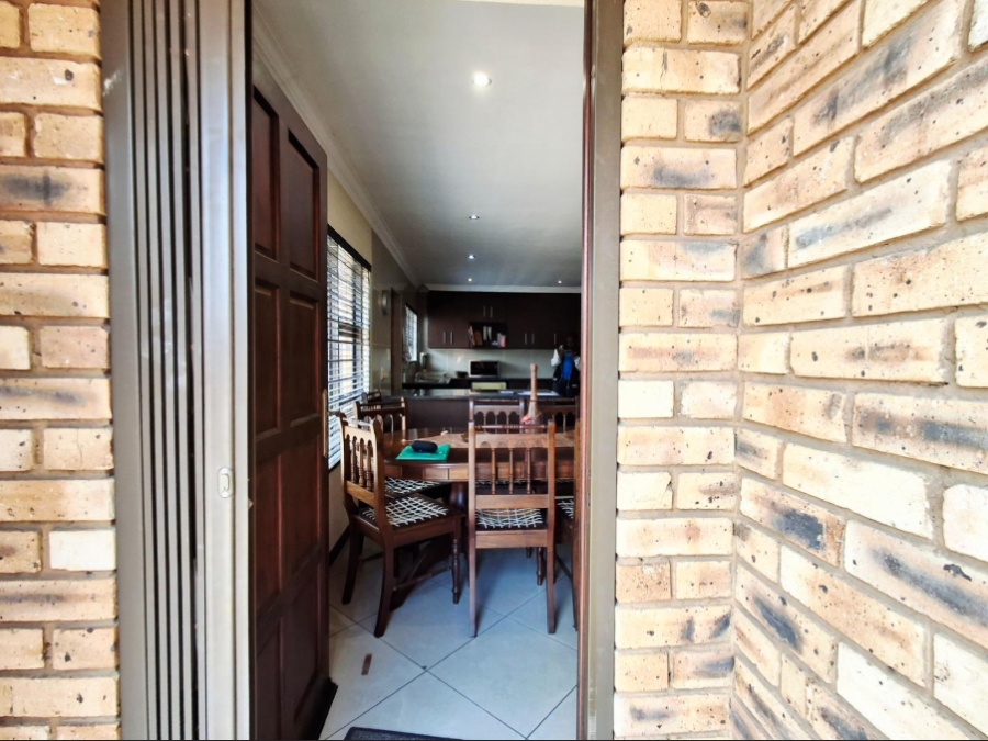 3 Bedroom Property for Sale in New Redruth Gauteng