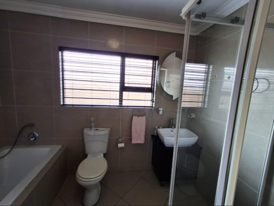 3 Bedroom Property for Sale in New Redruth Gauteng