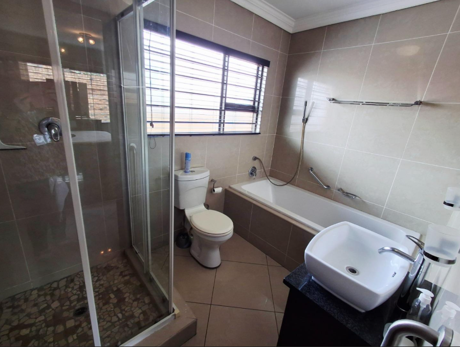 3 Bedroom Property for Sale in New Redruth Gauteng