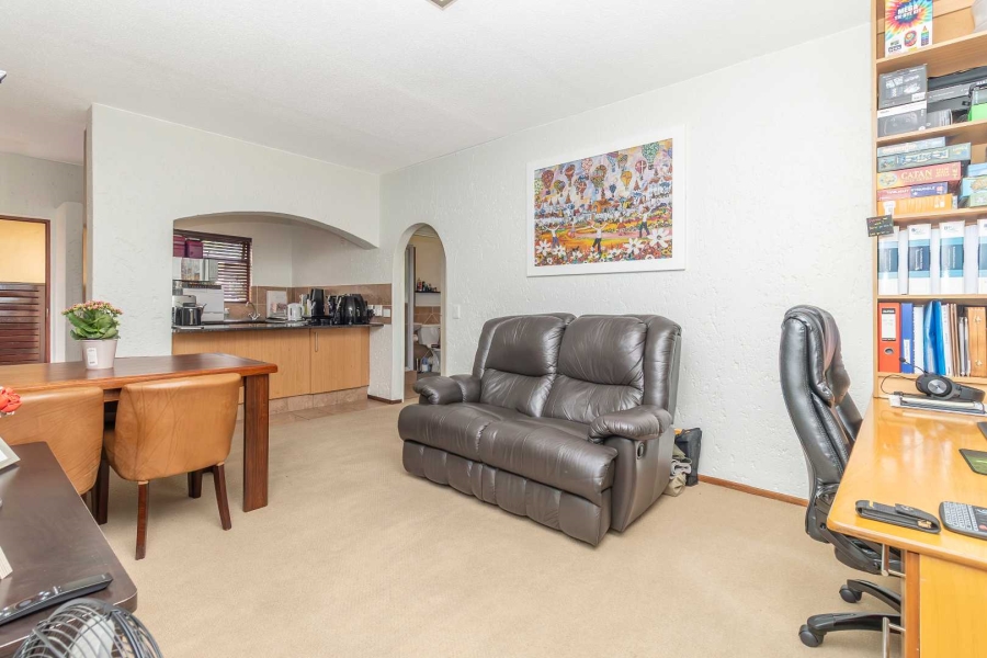 1 Bedroom Property for Sale in Lonehill Gauteng