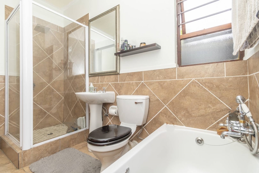 1 Bedroom Property for Sale in Lonehill Gauteng