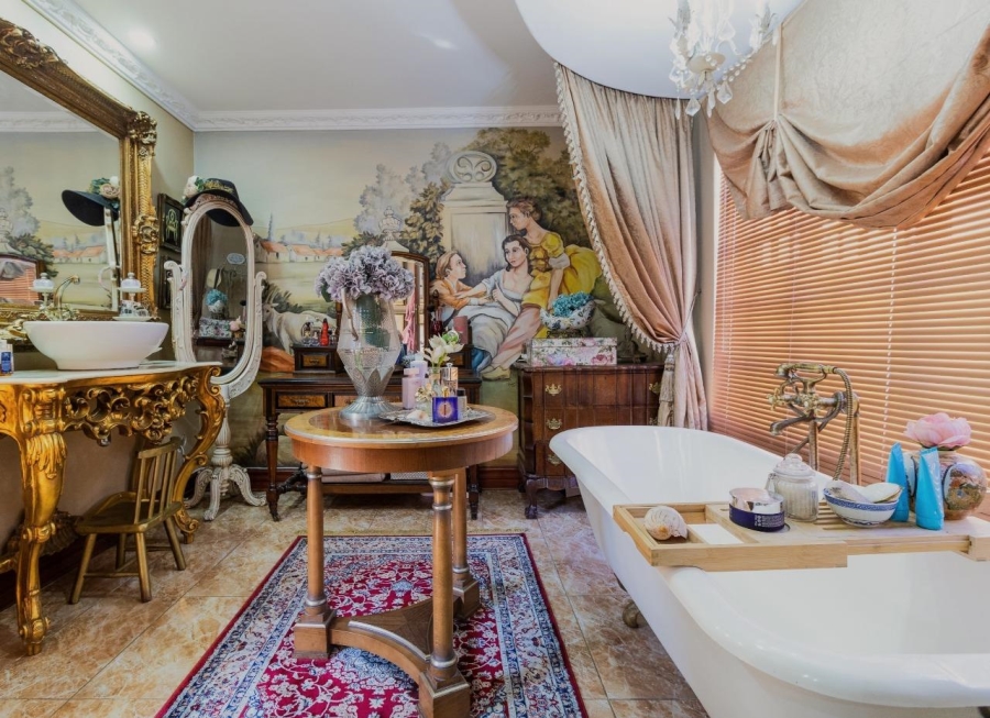 7 Bedroom Property for Sale in Alberante Gauteng