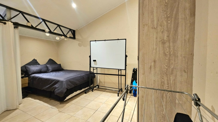2 Bedroom Property for Sale in Hillcrest Gauteng