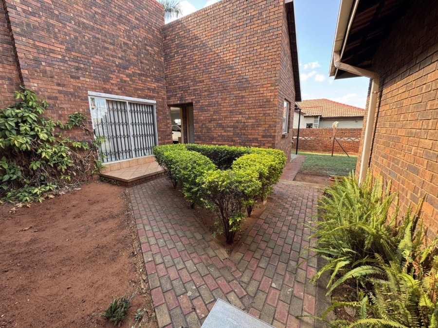3 Bedroom Property for Sale in Chantelle Gauteng