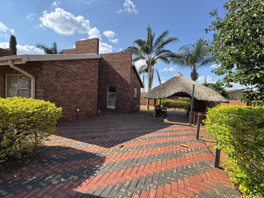 3 Bedroom Property for Sale in Chantelle Gauteng