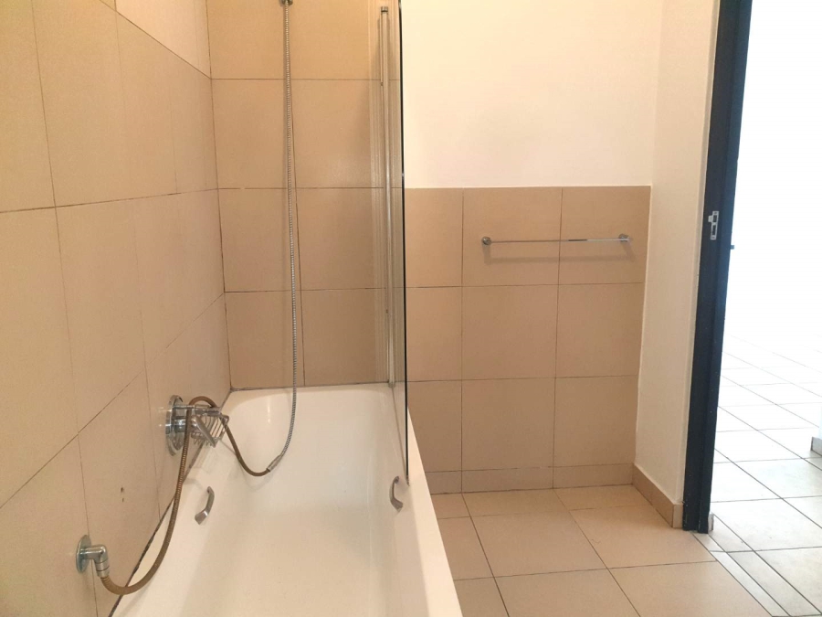 To Let 1 Bedroom Property for Rent in Jackal Creek Golf Estate Gauteng