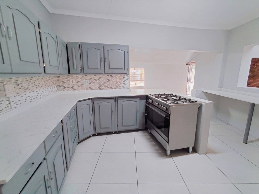 4 Bedroom Property for Sale in Edleen Gauteng