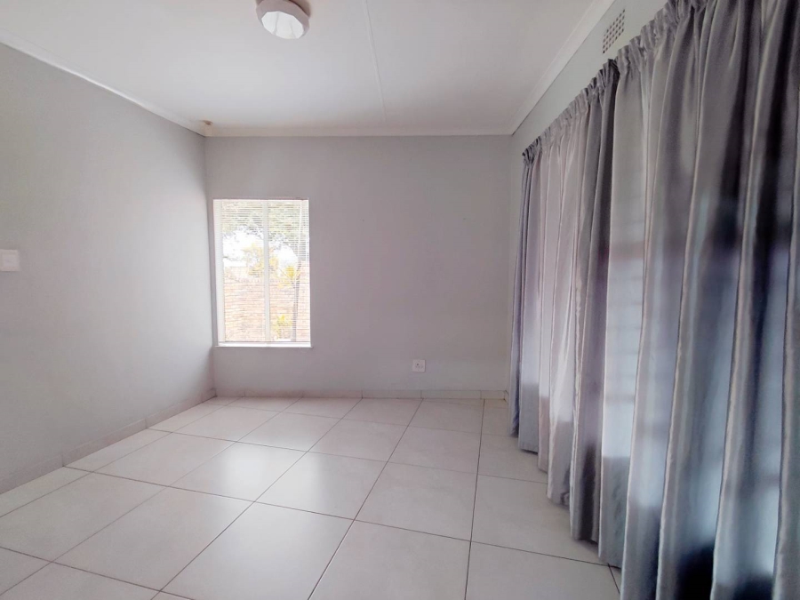 4 Bedroom Property for Sale in Edleen Gauteng
