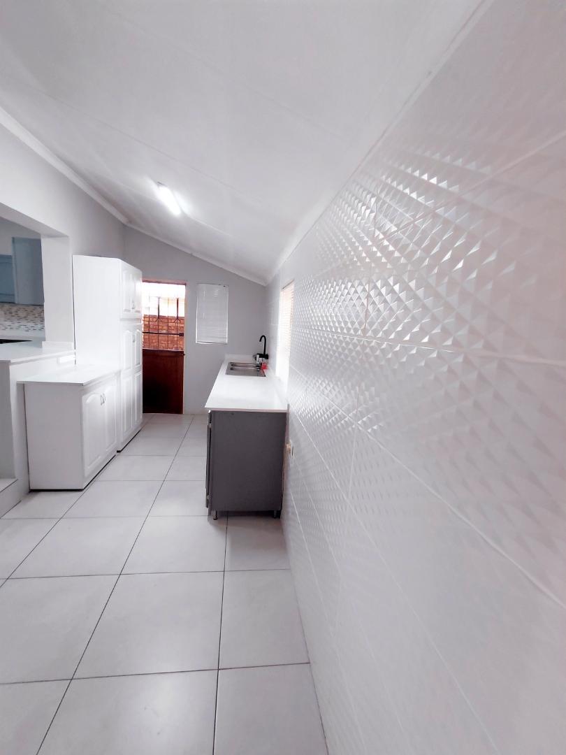 4 Bedroom Property for Sale in Edleen Gauteng