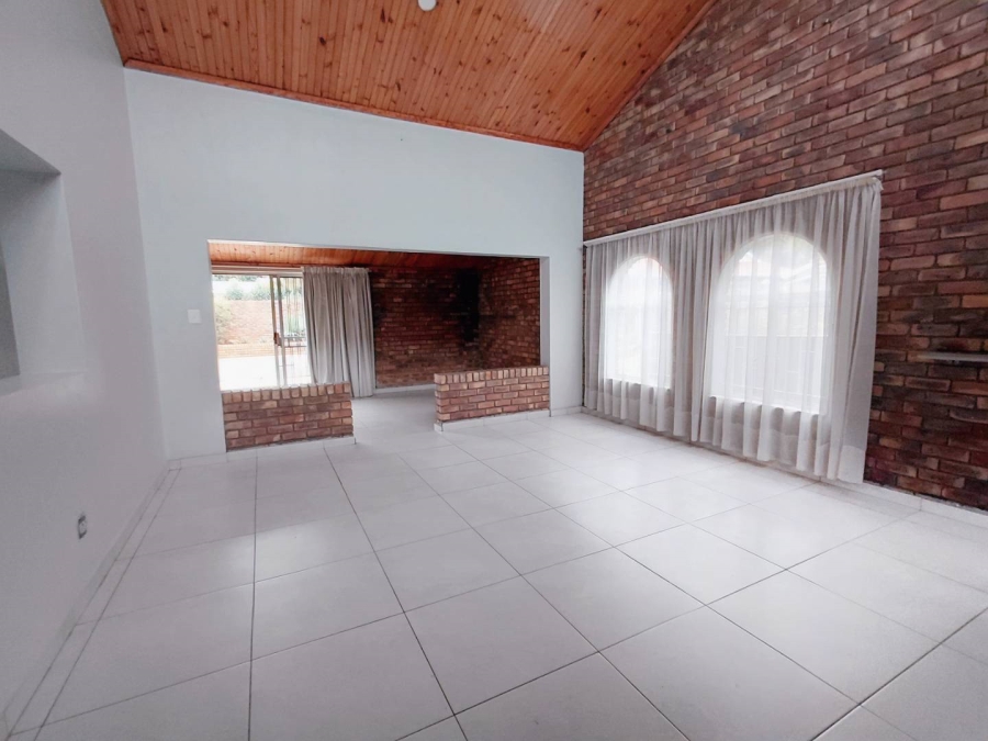 4 Bedroom Property for Sale in Edleen Gauteng