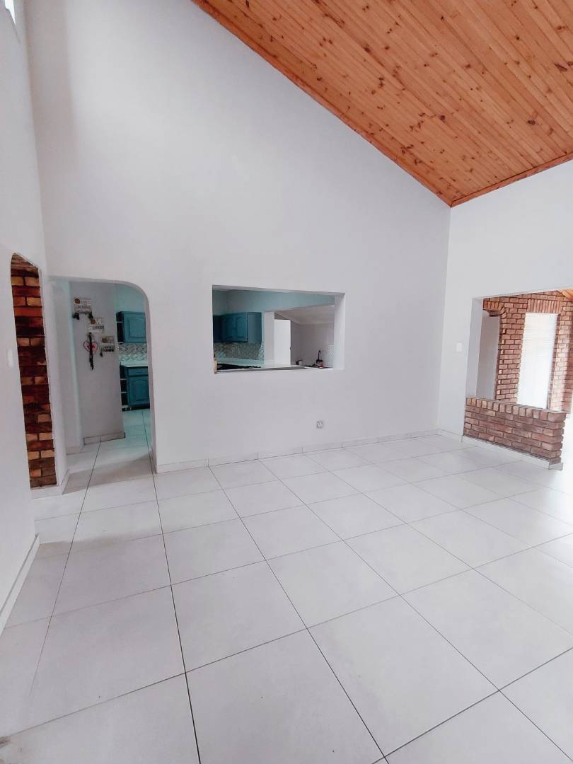 4 Bedroom Property for Sale in Edleen Gauteng